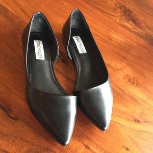 Steve Madden black flats